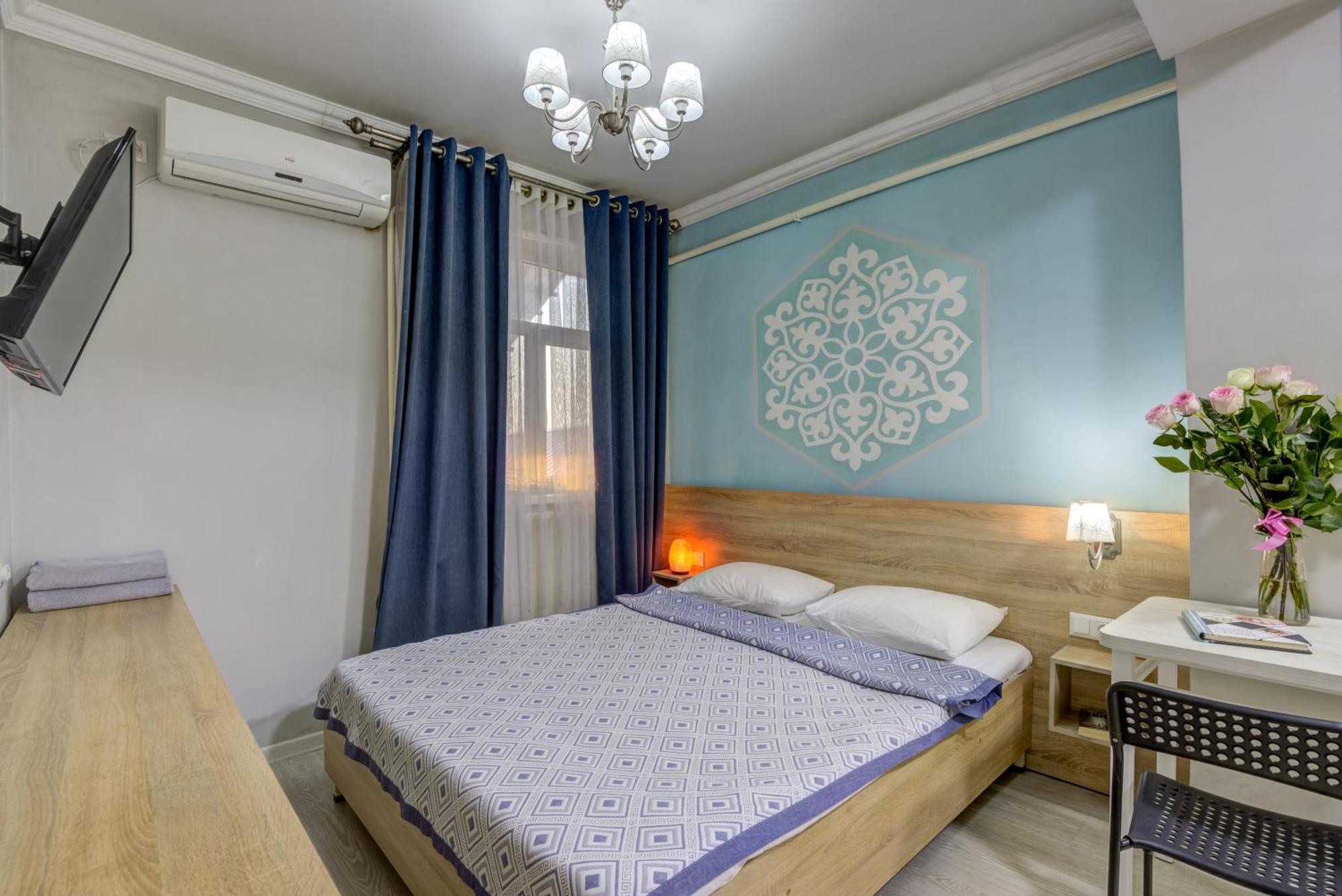 Viva Hotel Bishkek Bagian luar foto